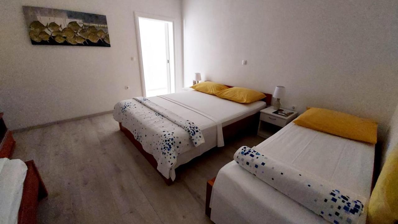 Apartments Santic Podaca Buitenkant foto